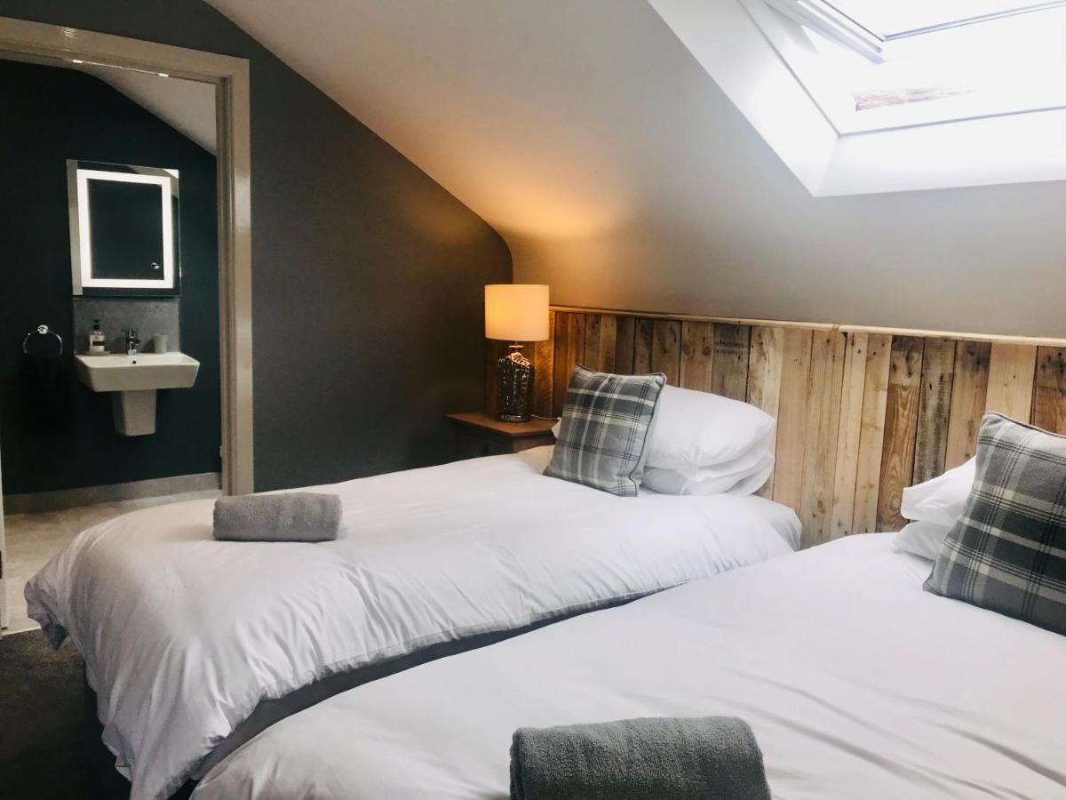 Rostrevor Mountain Lodge - Glamping Pods - Revive Sauna & Hot Tubs エクステリア 写真