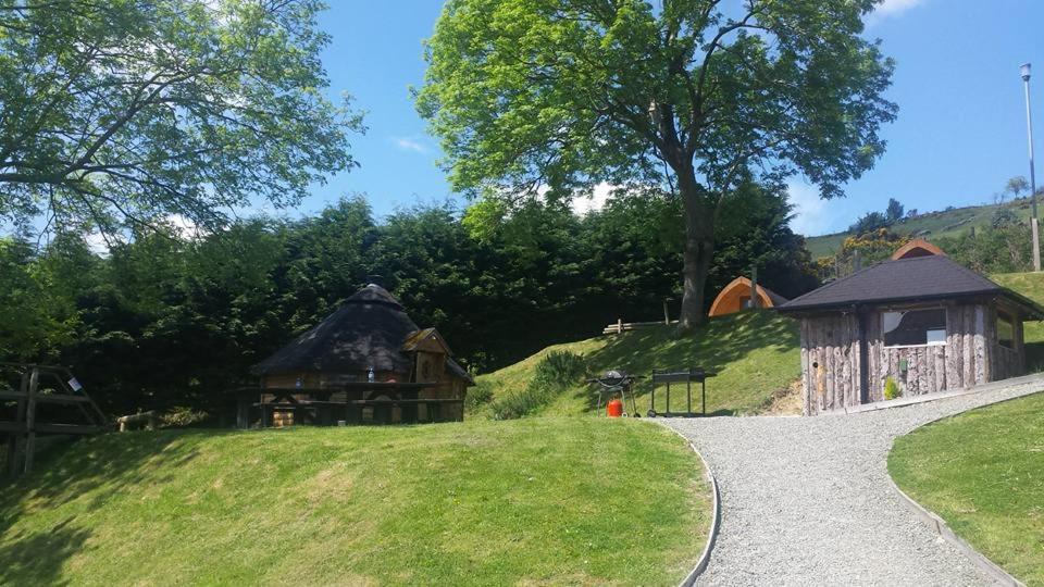 Rostrevor Mountain Lodge - Glamping Pods - Revive Sauna & Hot Tubs エクステリア 写真