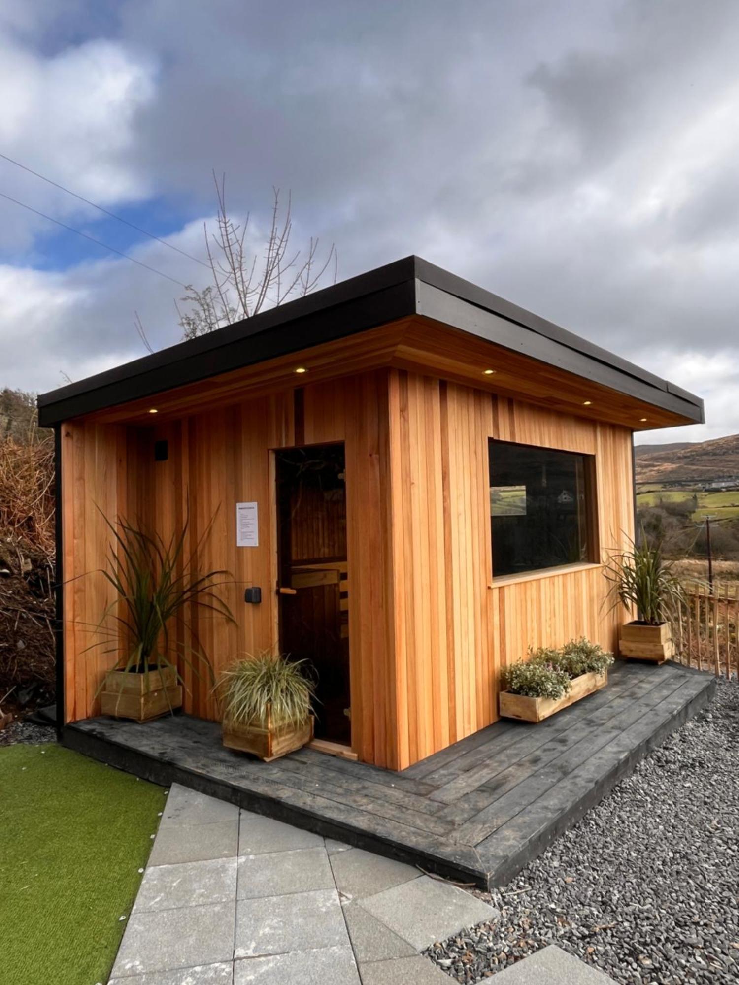 Rostrevor Mountain Lodge - Glamping Pods - Revive Sauna & Hot Tubs エクステリア 写真