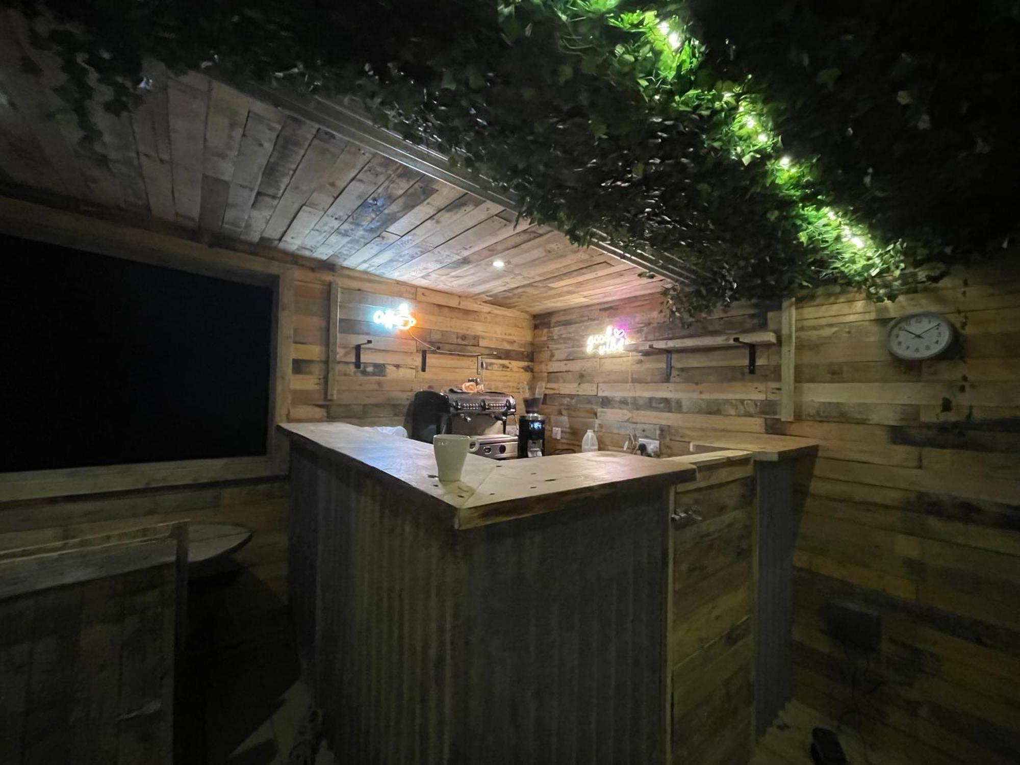 Rostrevor Mountain Lodge - Glamping Pods - Revive Sauna & Hot Tubs エクステリア 写真
