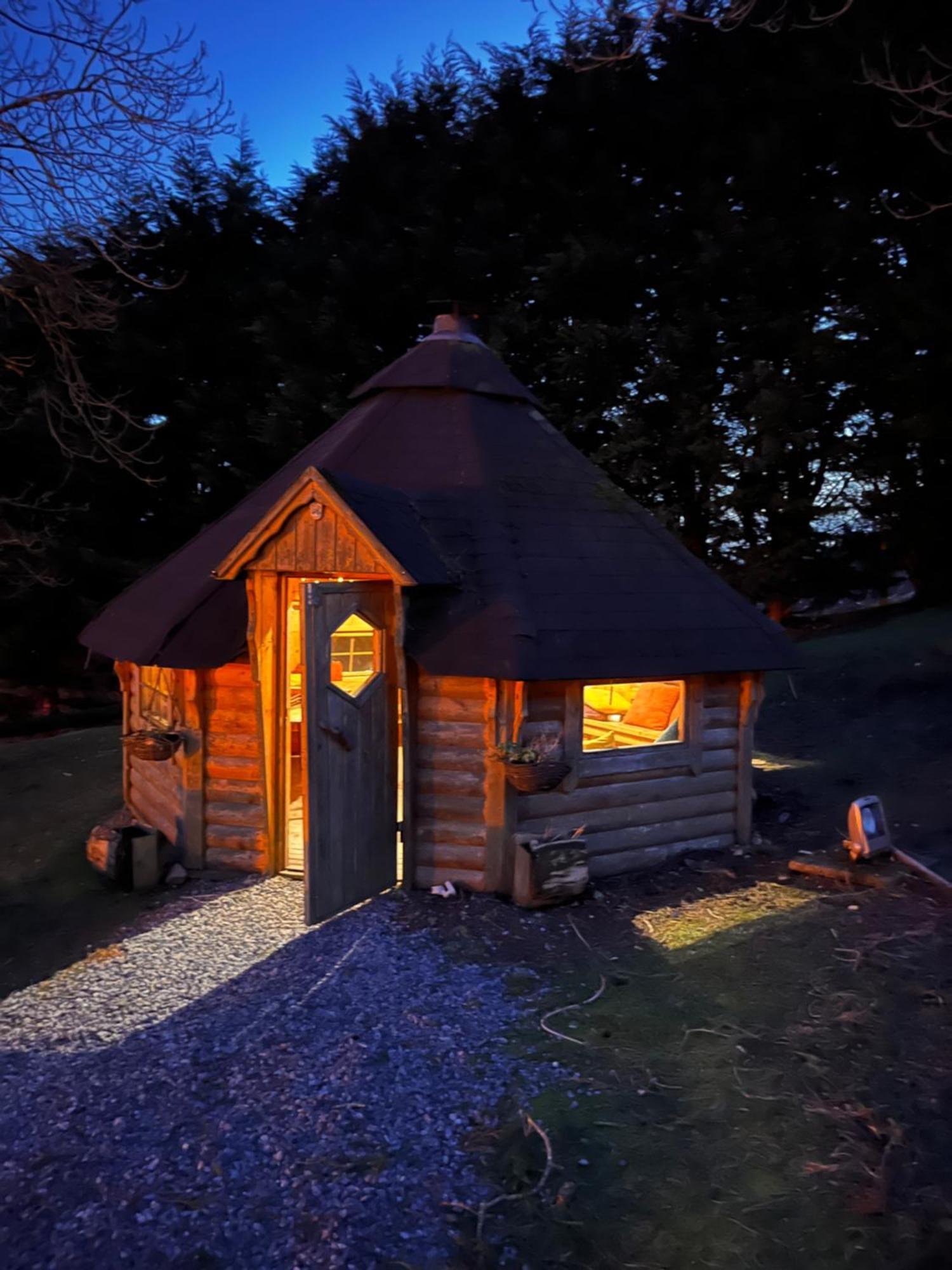 Rostrevor Mountain Lodge - Glamping Pods - Revive Sauna & Hot Tubs エクステリア 写真