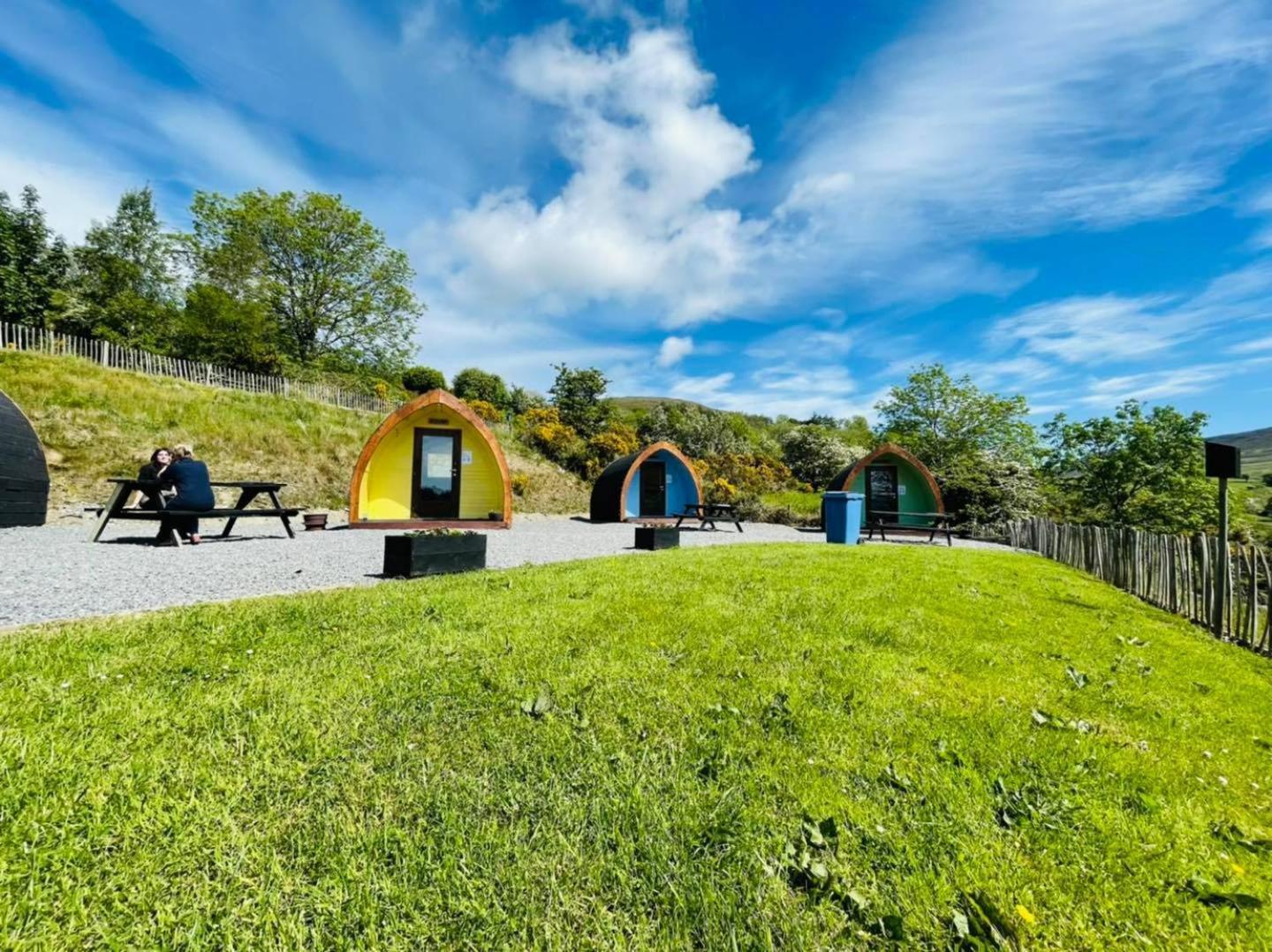 Rostrevor Mountain Lodge - Glamping Pods - Revive Sauna & Hot Tubs エクステリア 写真