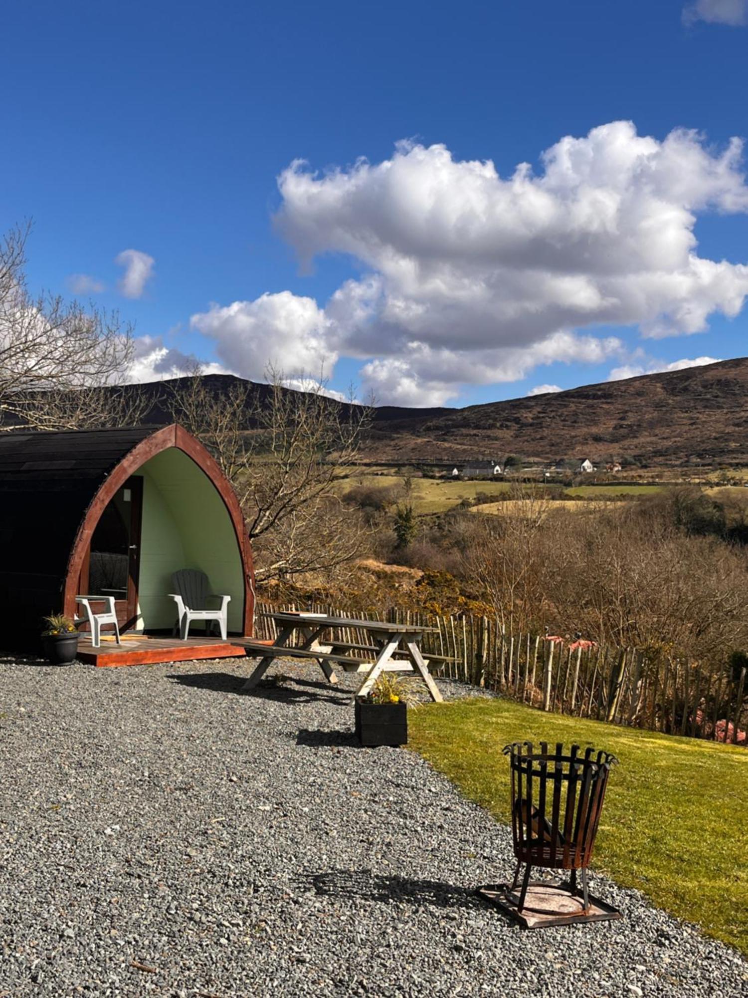 Rostrevor Mountain Lodge - Glamping Pods - Revive Sauna & Hot Tubs エクステリア 写真